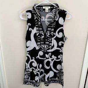 New White House Black Market XS tunic in black and white damask scroll print